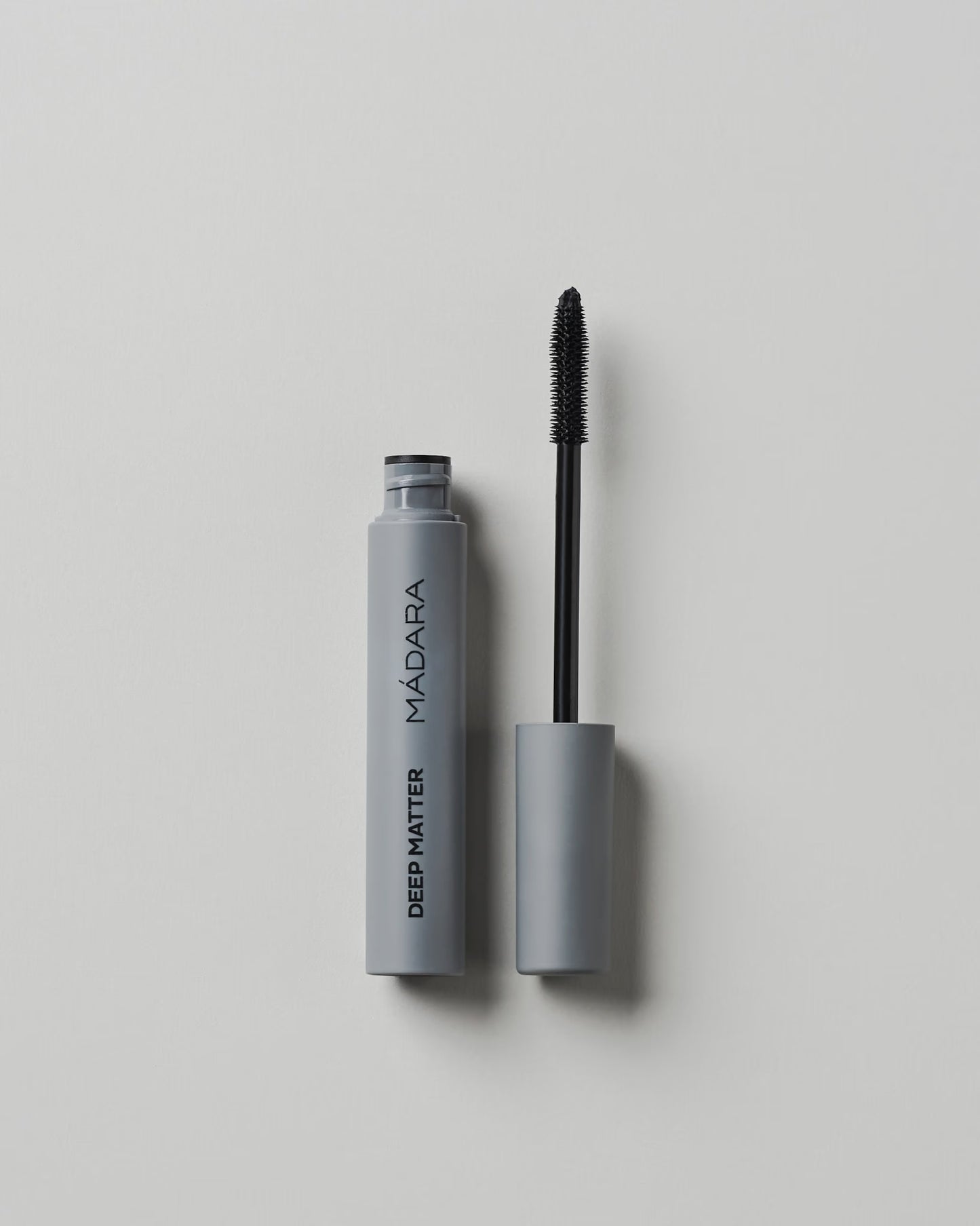 Mascara volume intense DEEP MATTER Mádara